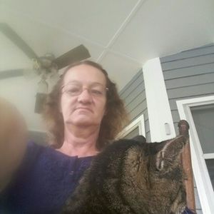 Meet your Posher, Sharon